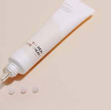 ISNTREE TW-Real Eye Cream — Oppstrammende og glødgivende øyekrem 30 ml